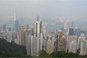 With its crowded streets, steep terrain and air pollution Hong Kong doesn't seem to be an appealing city to run in. But somehow Hong Kong has a vibrant running community. You can spot runners everywhere you go and the Hong Kong Marathon is the most popular sports event of the city. Here are two favourite places to run in Hong Kong.