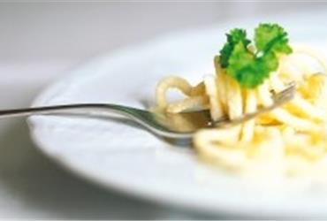 New Orleans is the US’ most affordable dining city, says Zagat Survey. According to a recent survey, combining feedback of over 3,000 local diners and covering 577 restaurants, a meal in New Orleans costs $28.36. This is well below cities like New York ($41.76), Chicago ($36.97) and Los Angeles ($34.85) and below the national average of $35.37.