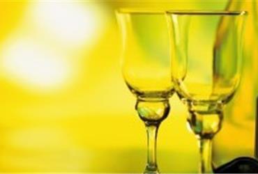 If you are travelling for business on a tight budget, please don't read this post. The Daily Meal website has listed the world’s most expensive restaurants. The most pricey meals are to be found at Kitcho in Kyoto (Japan), followed by restaurants in Paris, New York, Valence (France), Tokyo, The Maldives, Crissier (Switzerland), London, Toya (Japan) and Furstenau (Switzerland).