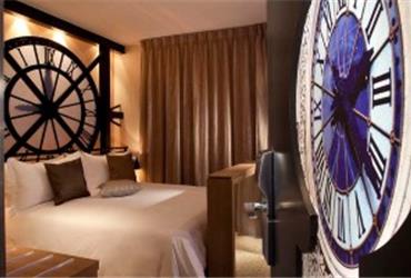 Some hotels truly understand the concept of ‘selling the destination’. The design Hotel Secret de Paris just bathes you in the atmosphere of the City of Light. If business brings you to the Trinité area (just a stroll from the Grands Magasins) try the Secret de Paris. A luxury boutique hotel with a true Paris twist.