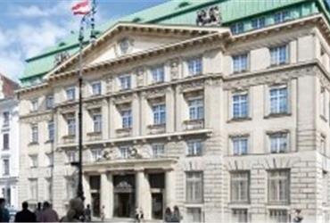 Vienna now offers its business travelers a Park Hyatt hotel. The new, elegant Park Hyatt Vienna is situated in Vienna’s new Goldenes Quartier, overlooking Am Hof square. The hotel occupies a 100-year-old former bank building. 
