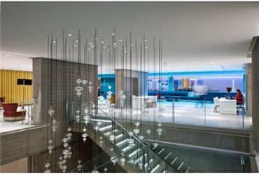 NH Collection Eurobuilding is NH’s new flagship property in Spain’s capitol Madrid. The 431-room four-star hotel offers an unmatched culinary experience in four wonderful restaurants and a new ‘Living Lab’ technology experience in four special rooms. 