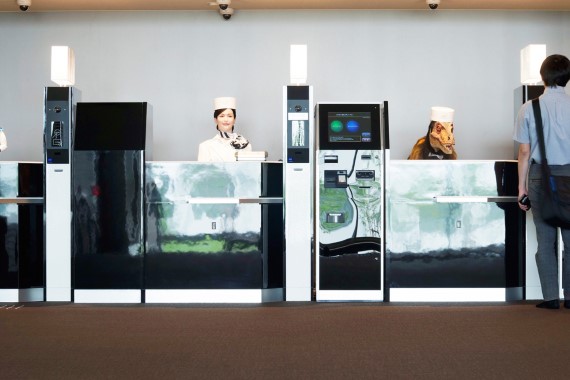 Henn-na Hotel (Nagasaki): robots at your service