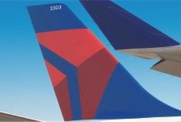 Boarding an aircraft takes time and may cause delays and stress. Tests have shown that placing hand luggage in overhead bins is a big time consumer. Delta Air Lines is testing a new boarding concept with staff handling all carry-ons before travellers get on board.