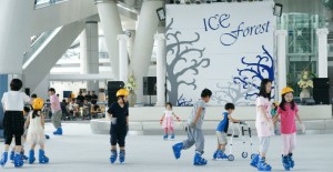 Airports where waiting can be fun!